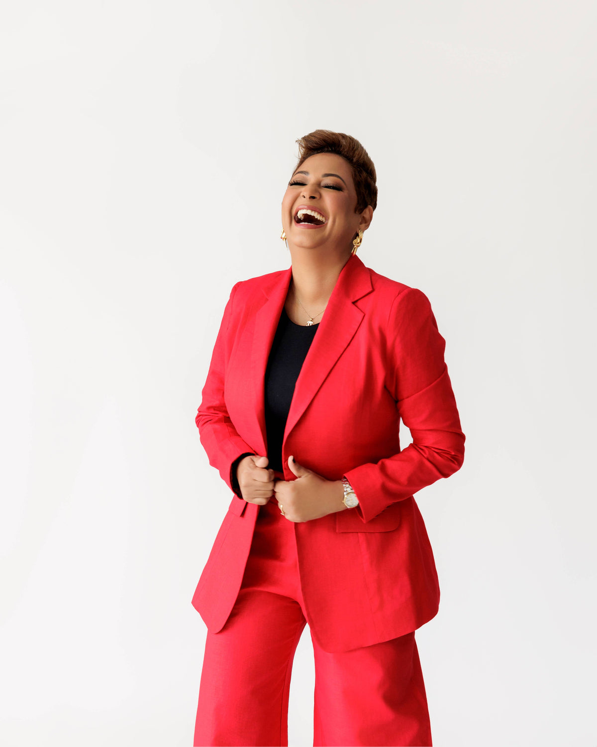 Traje sastre rojo tejido de lino mixto de algodón, pantalón tipo palazo con bolsillo y chaqueta básica con corte princesa desde hombro
