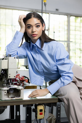 Camisa básica tipo top - Mujer